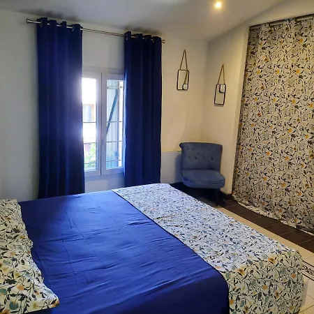 La Petite Vigneronne Apartment *